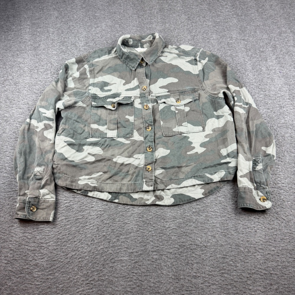 Aeropostale Camo Button Down Shirt Women's Small Green Camouflage Cropped Rayon